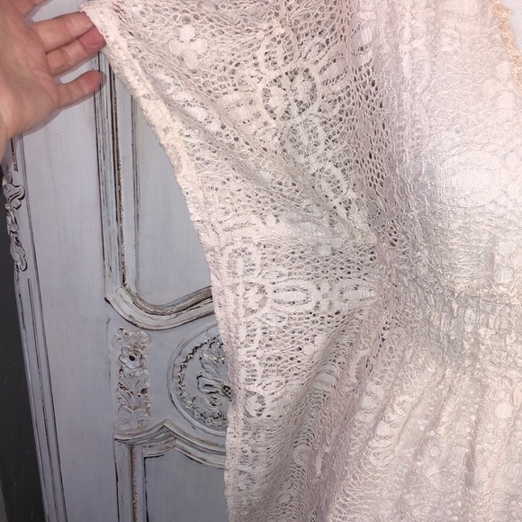 Xhilaration Cream Lace V Neck Smocked Waist Tie Back Batwing Top Size Small - Picture 6 of 11